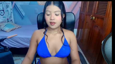 Snapshot of vane_latin18 chatting on 04.21.26 vane_latin18 online show from 04.21.26