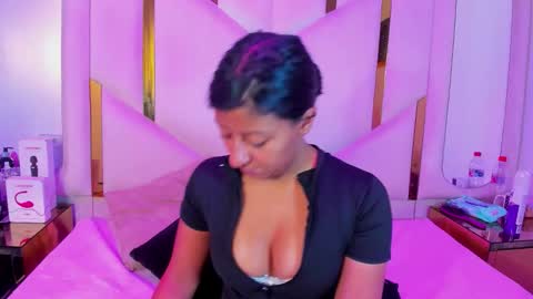 Snapshot of vanelin18 chatting on 04.28.26 Vane online show from 04.28.26