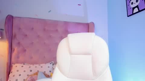 Snapshot of vanelope_evans_ chatting on 11.11.25 vanelope_evans_ online show from 11.11.25