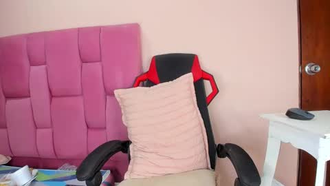 Snapshot of vaness_dior chatting on 01.06.25 vaness_dior online show from 01.06.25