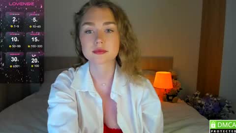 Snapshot of vanessa_maes chatting on 02.23.25 Vanessa Maes online show from 02.23.25