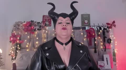 Vanessa online show from 12.28.24