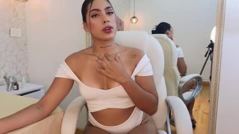 Vanessa  online show from 11.07.25