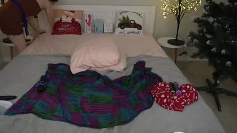 Snapshot of vanessabeautyy chatting on 12.19.24 vanessabeautyy online show from 12.19.24