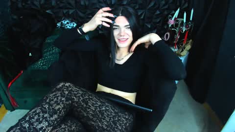 Vanessa Queen online show from 12.10.24