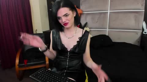 Vanessa Queen online show from 01.15.25