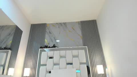 Snapshot of vanessahard_as chatting on 10.21.25 Vanessa Hard online show from 10.21.25