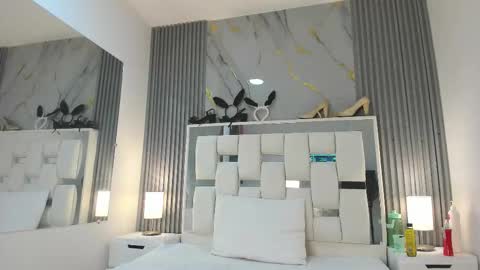 Snapshot of vanessahard_as chatting on 10.31.25 Vanessa Hard online show from 10.31.25