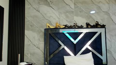 Vanessa Hard online show from 01.10.26