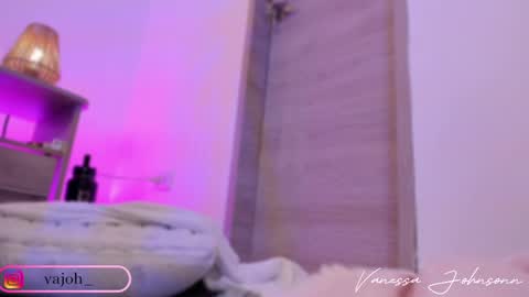 vanessajohnsonn online show from 03.02.25