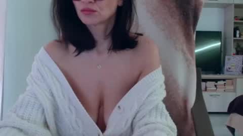 Snapshot of vanessalarahot chatting on 10.28.25 Vanessa online show from 10.28.25