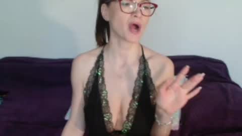 Snapshot of vanessalarahot chatting on 06.19.26 Vanessa online show from 06.19.26