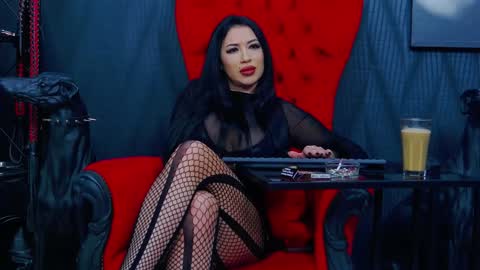 Miss Vanessa online show from 01.18.25