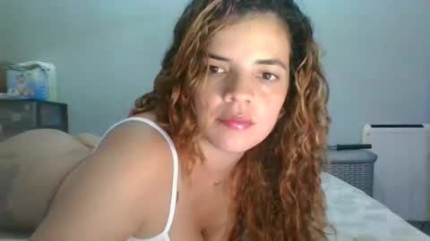 Snapshot of vanessashows chatting on 10.13.25 vanessashows online show from 10.13.25