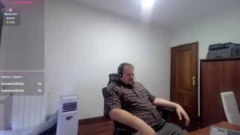 Snapshot of vanifer chatting on 07.17.26 Vanifer online show from 07.17.26