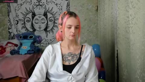 Snapshot of vanilla_arya chatting on 12.18.24 Adelina online show from 12.18.24