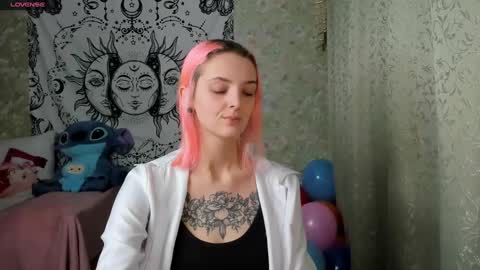 Snapshot of vanilla_arya chatting on 12.19.24 Adelina online show from 12.19.24