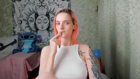 Snapshot of vanilla_arya chatting on 12.28.24 Adelina online show from 12.28.24