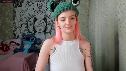 Snapshot of vanilla_arya chatting on 01.04.25 Adelina online show from 01.04.25