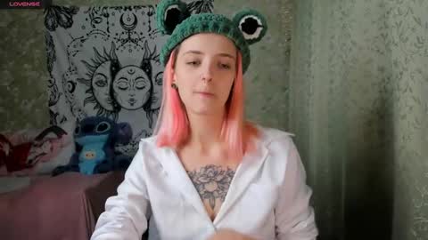 Snapshot of vanilla_arya chatting on 01.07.25 Adelina online show from 01.07.25