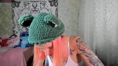 Snapshot of vanilla_arya chatting on 01.07.25 Adelina online show from 01.07.25