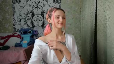 Snapshot of vanilla_arya chatting on 01.16.25 Adelina online show from 01.16.25