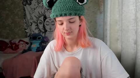 Snapshot of vanilla_arya chatting on 02.08.25 Adelina online show from 02.08.25