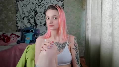 Snapshot of vanilla_arya chatting on 02.11.25 Adelina online show from 02.11.25