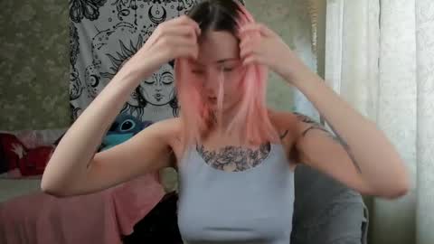 Snapshot of vanilla_arya chatting on 02.17.25 Adelina online show from 02.17.25