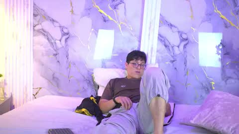 vanilla_hot_ online show from 10.12.25