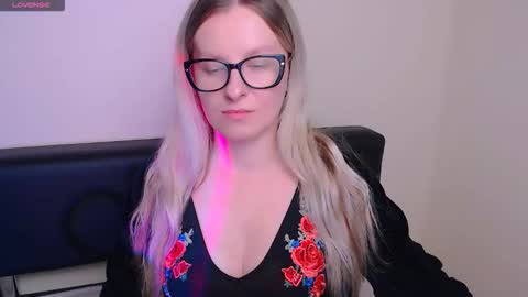 Mia online show from 10.09.25