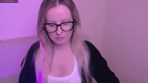 Mia online show from 11.10.25