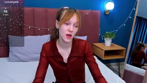 Snapshot of vanillakelly chatting on 02.05.25 Sofia online show from 02.05.25