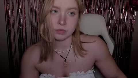 Snapshot of vanillalivitski chatting on 09.08.25 Vanilla online show from 09.08.25