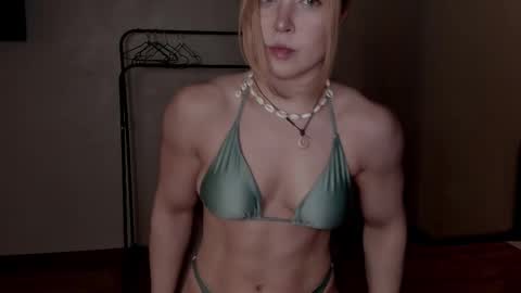 Snapshot of vanillalivitski chatting on 10.04.25 Vanilla online show from 10.04.25