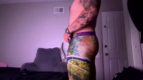 Snapshot of vanillapretzel chatting on 10.04.25 vanillapretzel online show from 10.04.25