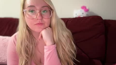 Snapshot of vanillapuddingpie chatting on 01.27.25 vanillapuddingpie online show from 01.27.25