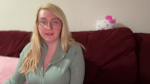 Snapshot of vanillapuddingpie chatting on 01.28.25 vanillapuddingpie online show from 01.28.25