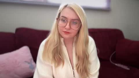 Snapshot of vanillapuddingpie chatting on 02.18.25 vanillapuddingpie online show from 02.18.25