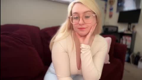 Snapshot of vanillapuddingpie chatting on 03.06.25 vanillapuddingpie online show from 03.06.25