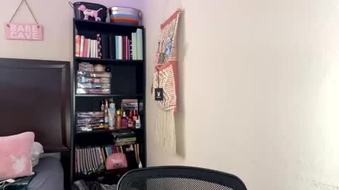 Snapshot of vanillapuddingpie chatting on 09.09.25 vanillapuddingpie online show from 09.09.25