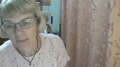 Snapshot of vanillaxcreamy chatting on 12.03.24 Vanillaxcreamy online show from 12.03.24