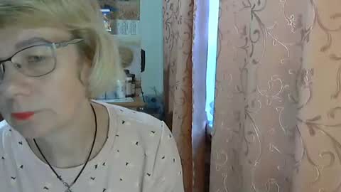 Snapshot of vanillaxcreamy chatting on 12.09.24 Vanillaxcreamy online show from 12.09.24