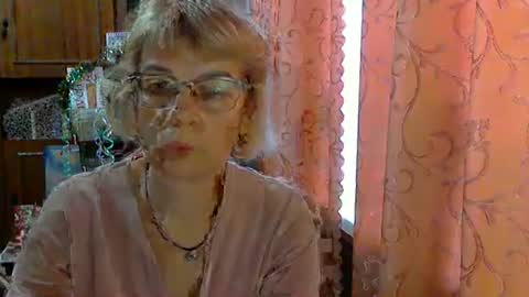 Snapshot of vanillaxcreamy chatting on 12.15.24 Vanillaxcreamy online show from 12.15.24