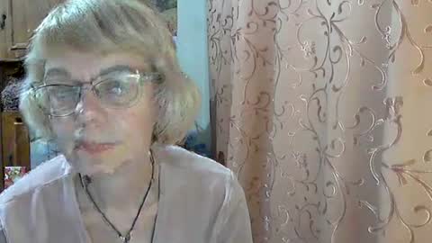 Snapshot of vanillaxcreamy chatting on 12.21.24 Vanillaxcreamy online show from 12.21.24