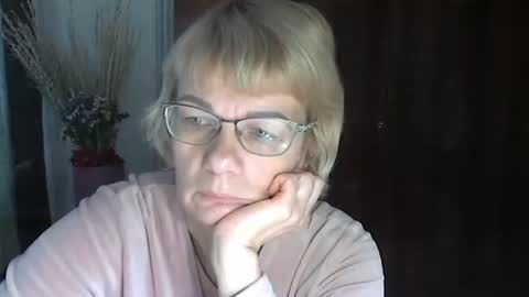 Snapshot of vanillaxcreamy chatting on 12.28.24 Vanillaxcreamy online show from 12.28.24