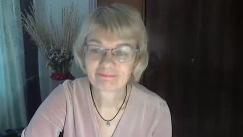 Snapshot of vanillaxcreamy chatting on 12.30.24 Vanillaxcreamy online show from 12.30.24