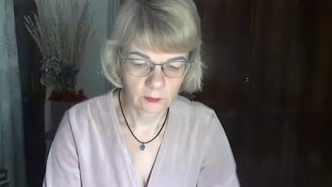 Snapshot of vanillaxcreamy chatting on 01.28.25 Vanillaxcreamy online show from 01.28.25