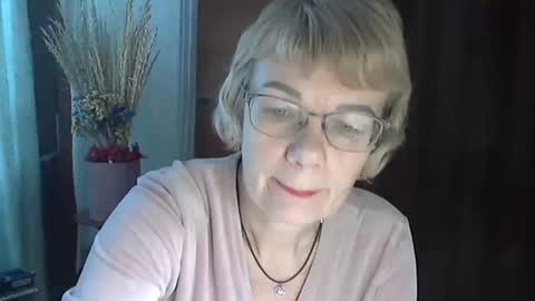 Snapshot of vanillaxcreamy chatting on 02.02.25 Vanillaxcreamy online show from 02.02.25