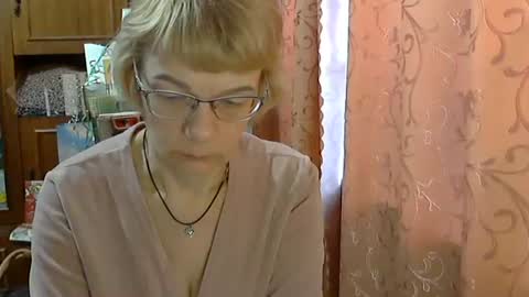 Snapshot of vanillaxcreamy chatting on 02.14.25 Vanillaxcreamy online show from 02.14.25